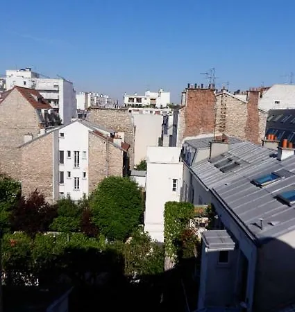 Beau 2 Pieces Avec Balcon Parc Des Buttes Chaumont Appartement Paris