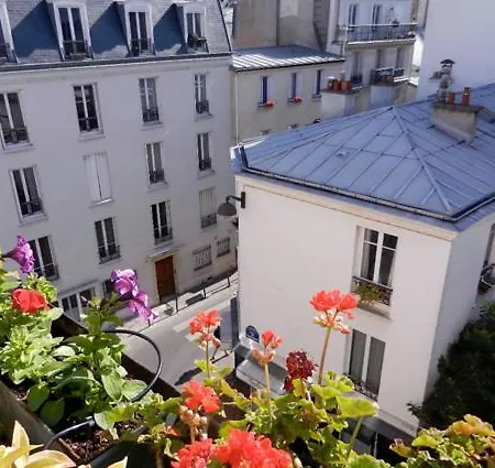 Appartement Beau 2 Pieces Avec Balcon Parc Des Buttes Chaumont Paris